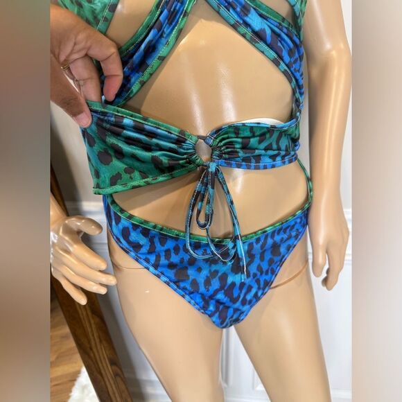 NWT Fashion Nova Cheetah print lace up cutout one piece - Picture 7 of 8
